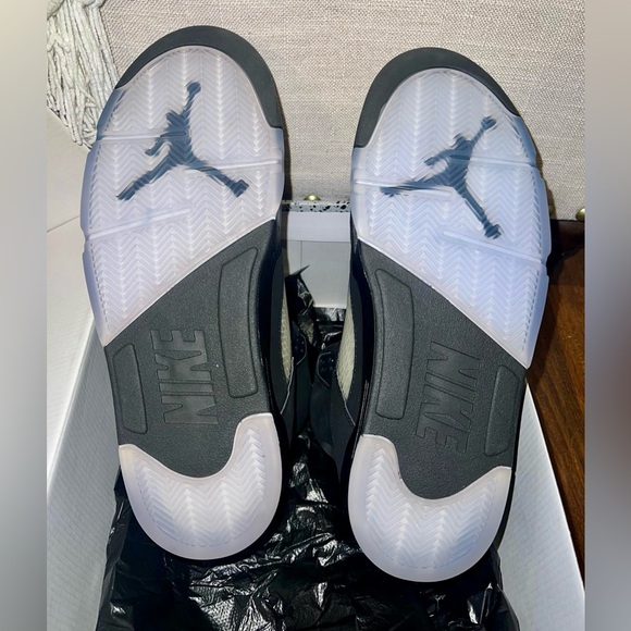 BRAND NEW Nike Air Jordan Retro 5 OG - Picture 5 of 7
